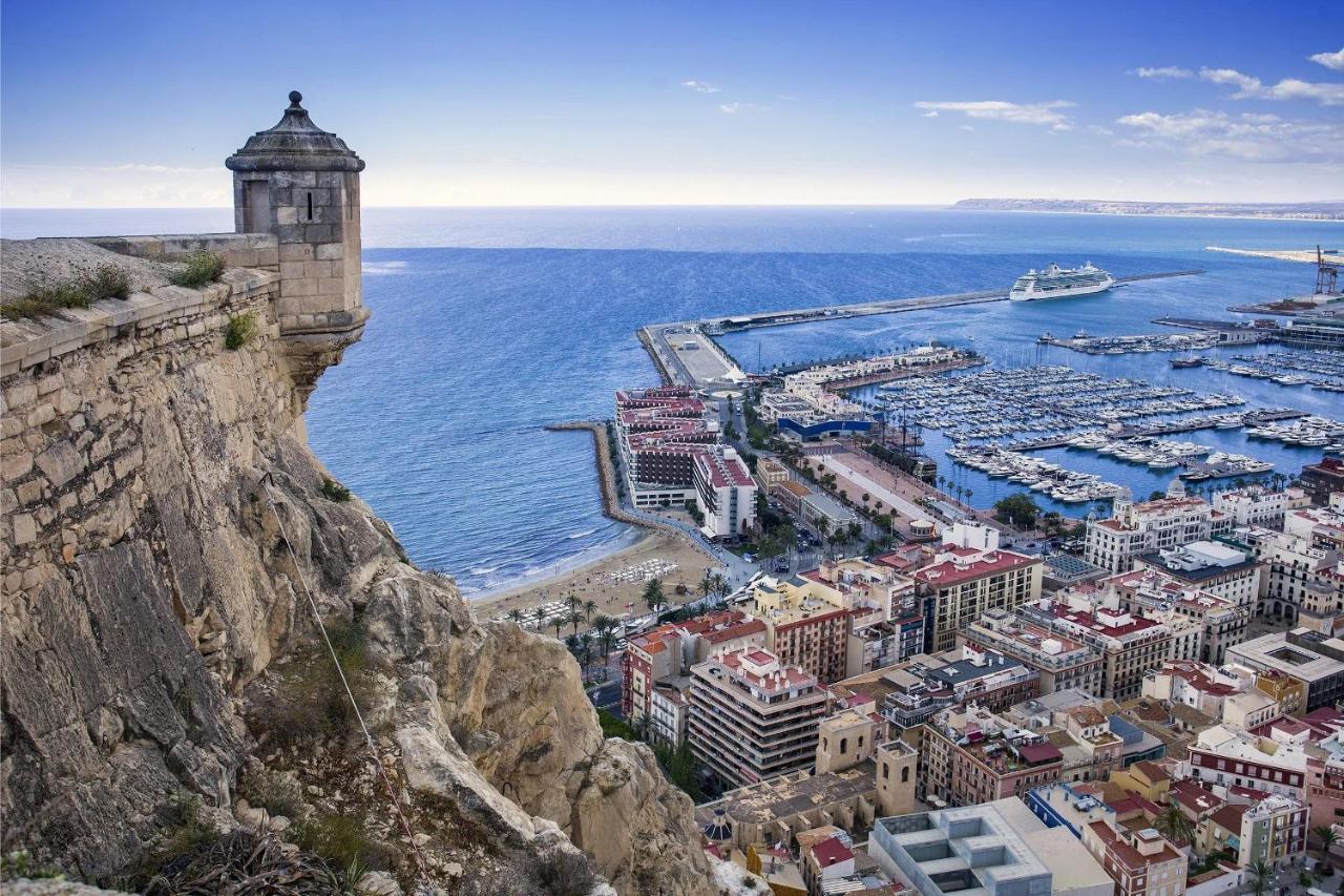 Place De La Mairie Alicante Luaran gambar