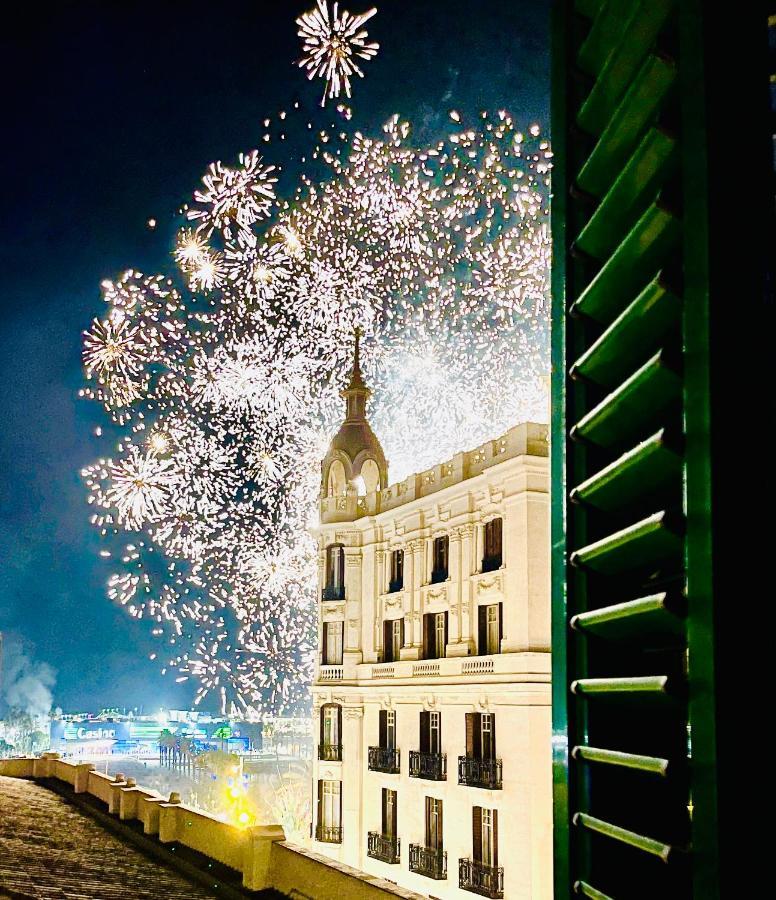 Place De La Mairie Alicante Luaran gambar